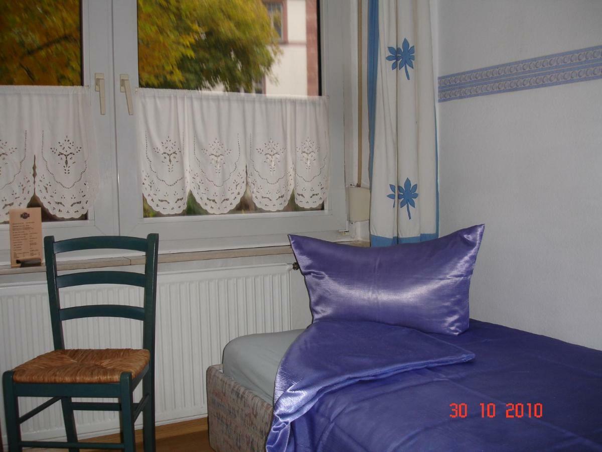 Acasa Bed & Breakfast Frankfurt am Main Exteriör bild