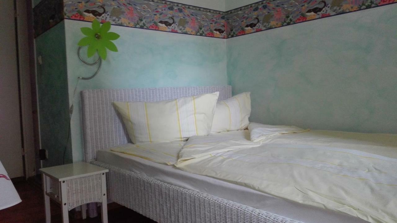 Acasa Bed & Breakfast Frankfurt am Main Exteriör bild